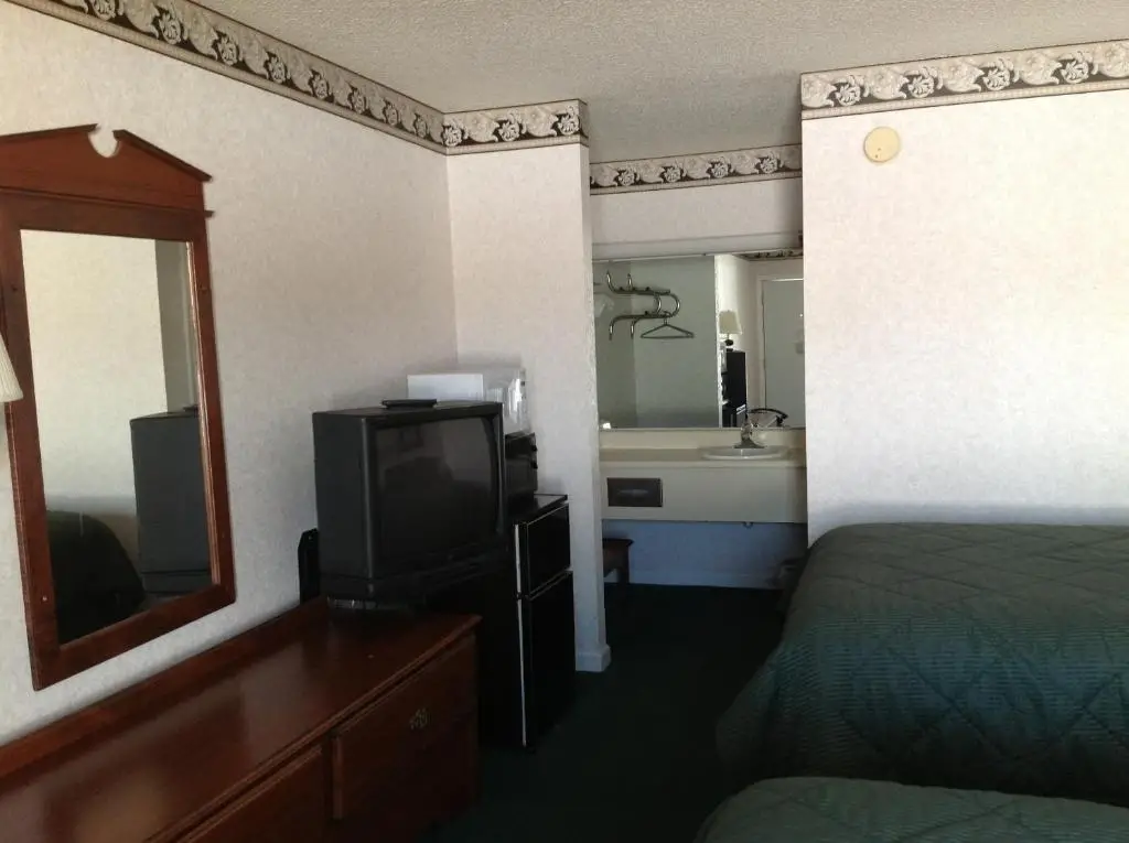 Heritage Inn Cleveland 7